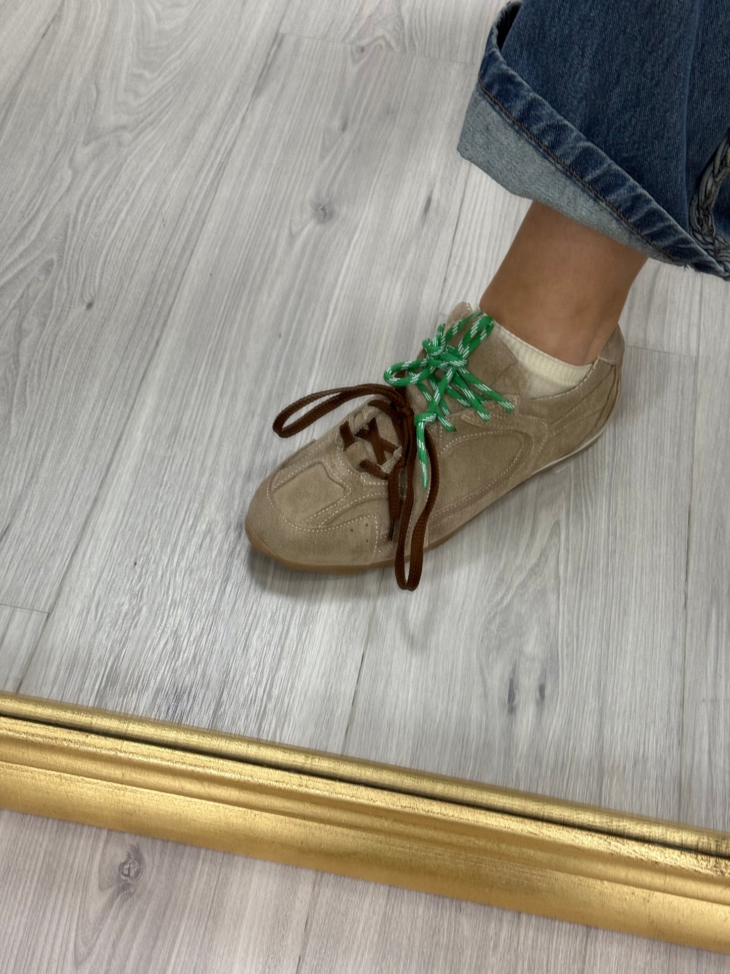 Divine Follie Sneakers Scamosciate Taupe