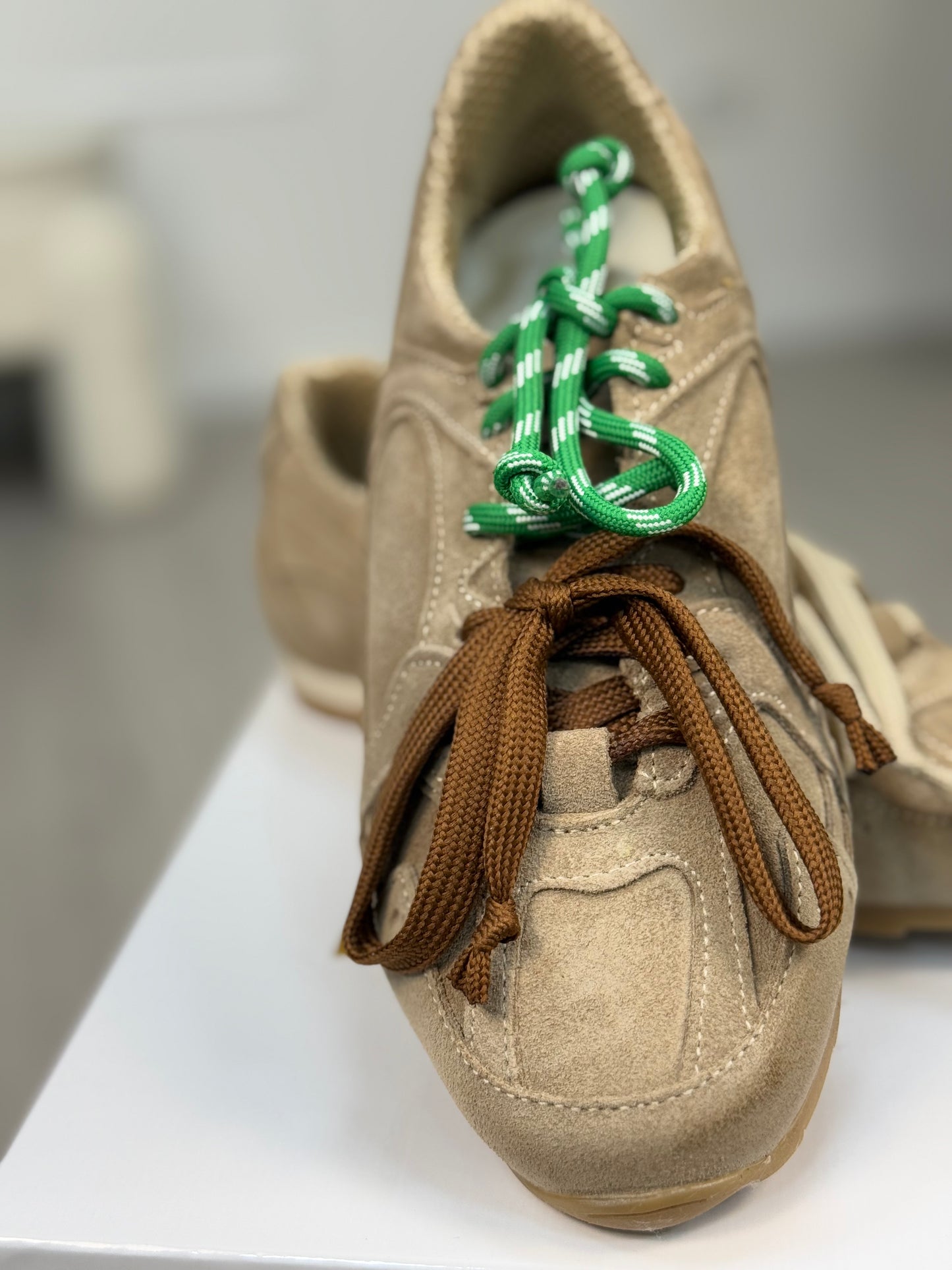 Divine Follie Sneakers Scamosciate Taupe