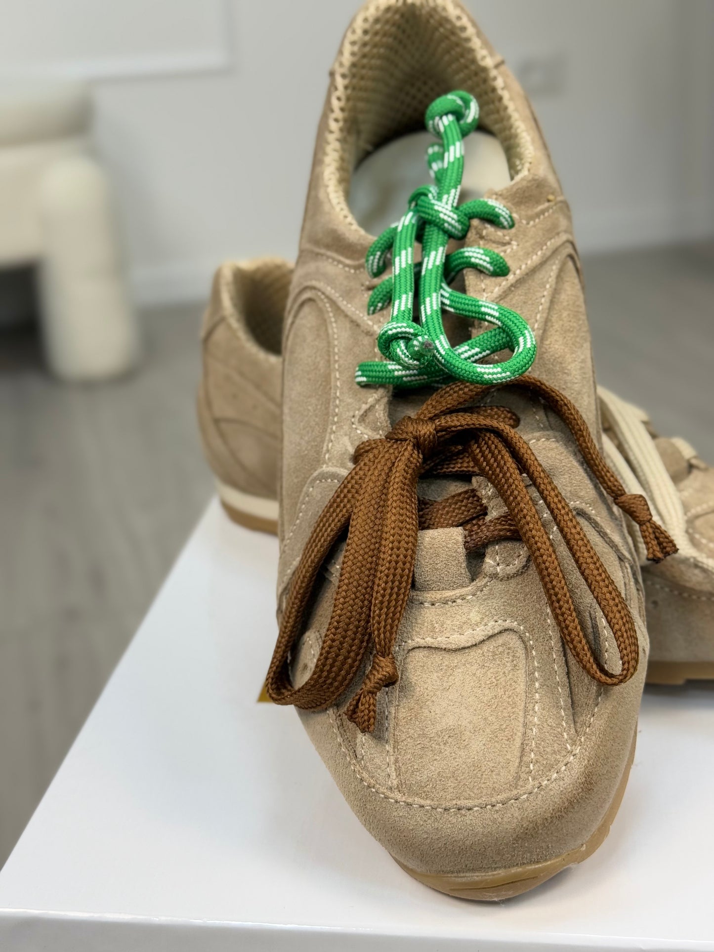 Divine Follie Sneakers Scamosciate Taupe