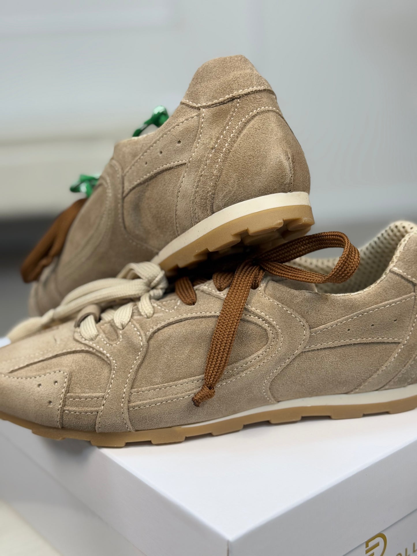 Divine Follie Sneakers Scamosciate Taupe