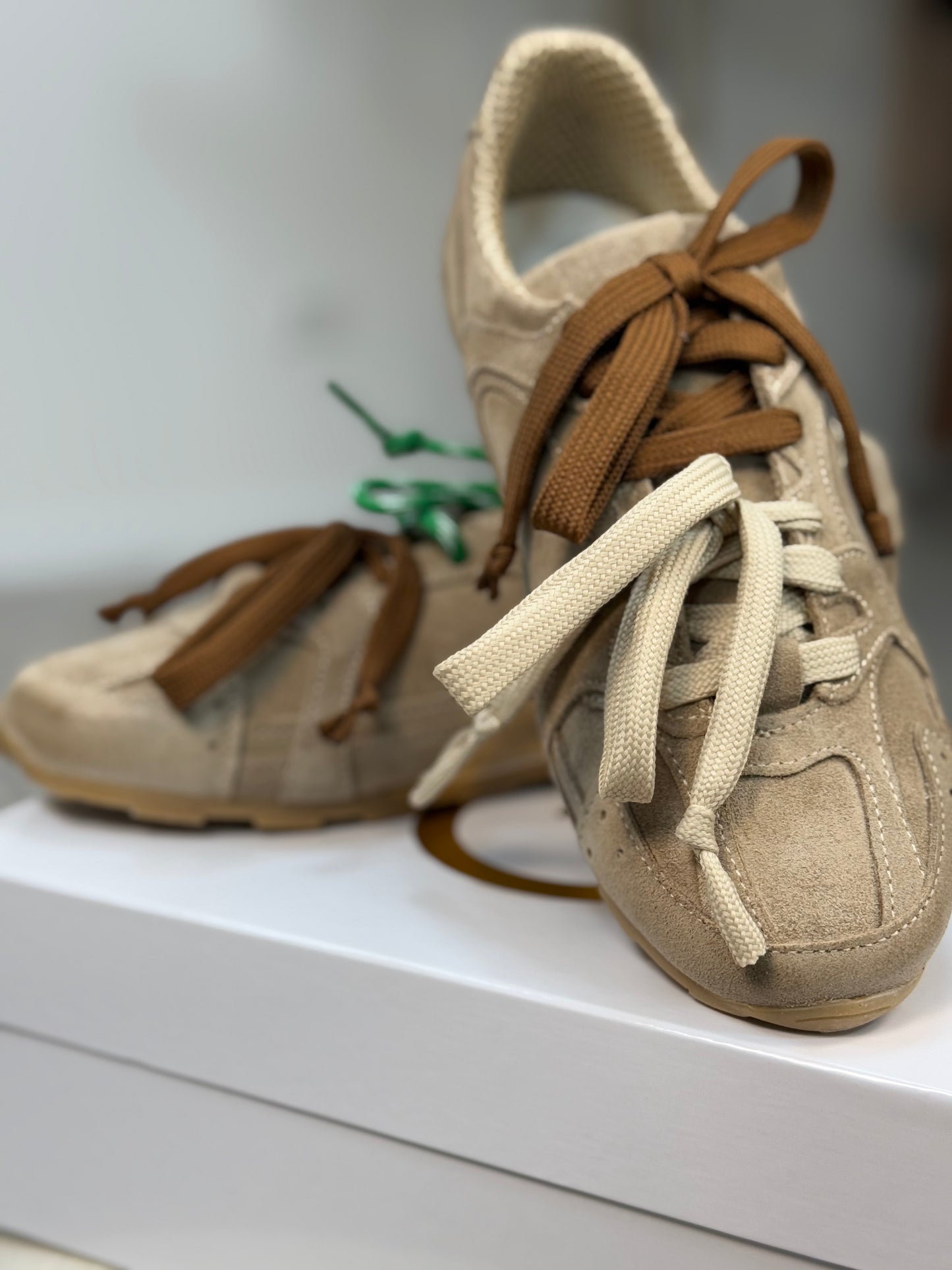 Divine Follie Sneakers Scamosciate Taupe