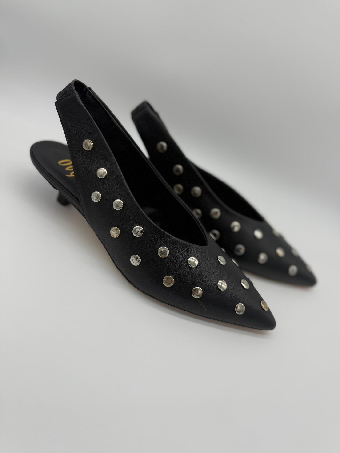 Ovye Slingback Con Borchie
