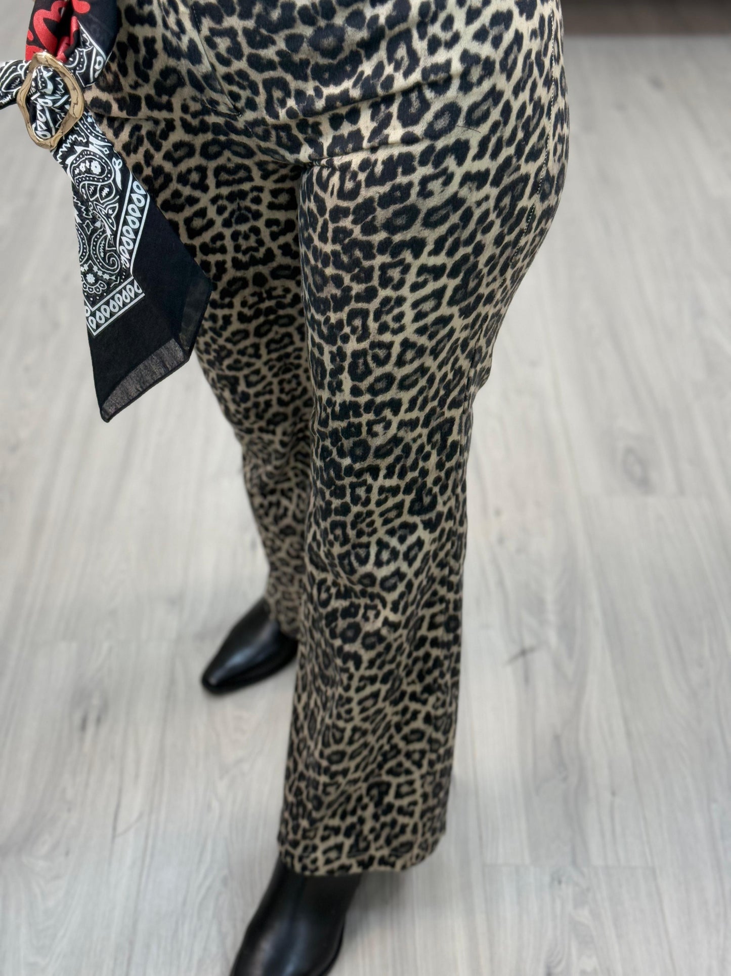 Pantalone Maculato Con Bandana