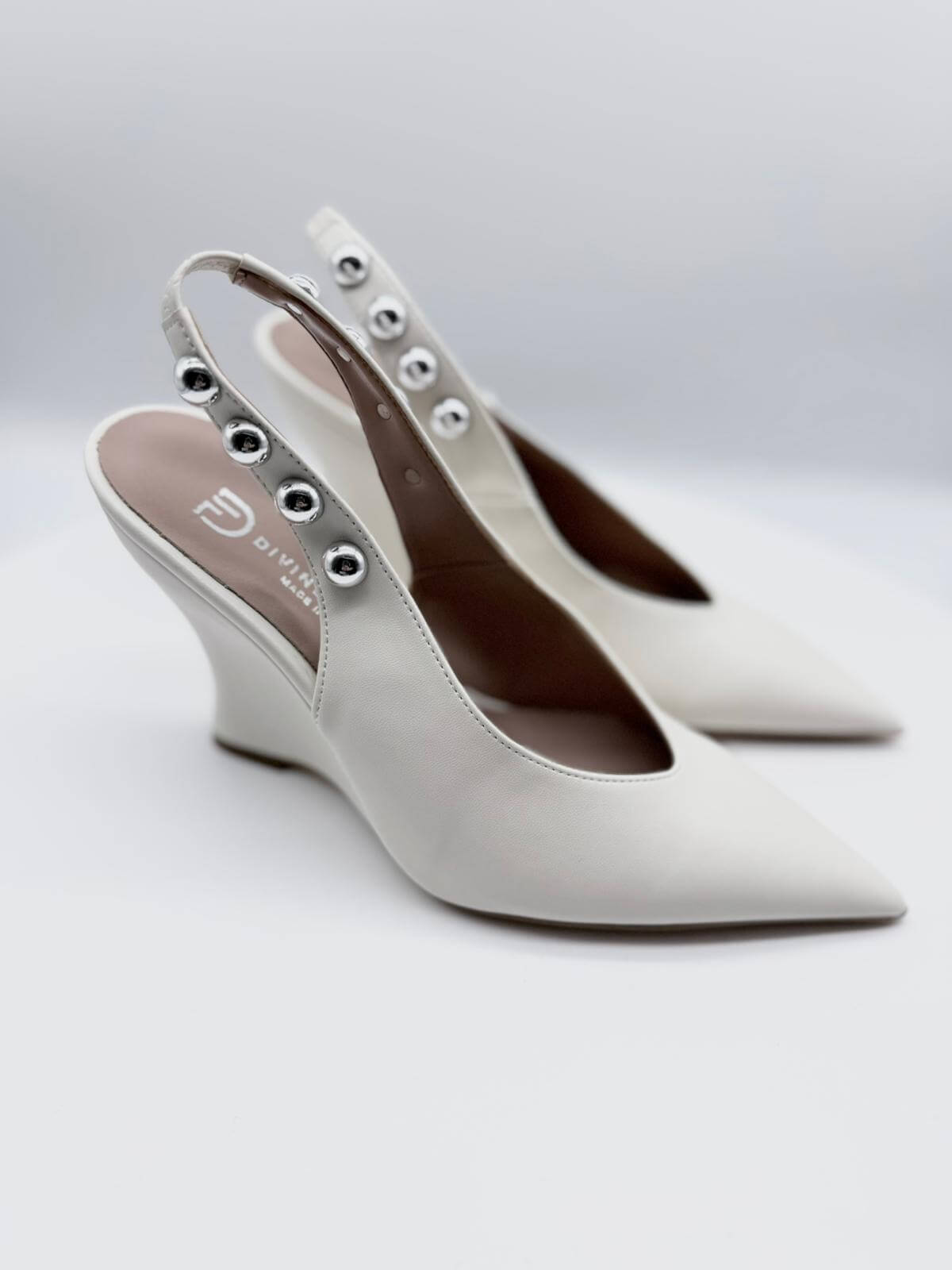 Divine Follie Slingback Donna Off White con Borchie