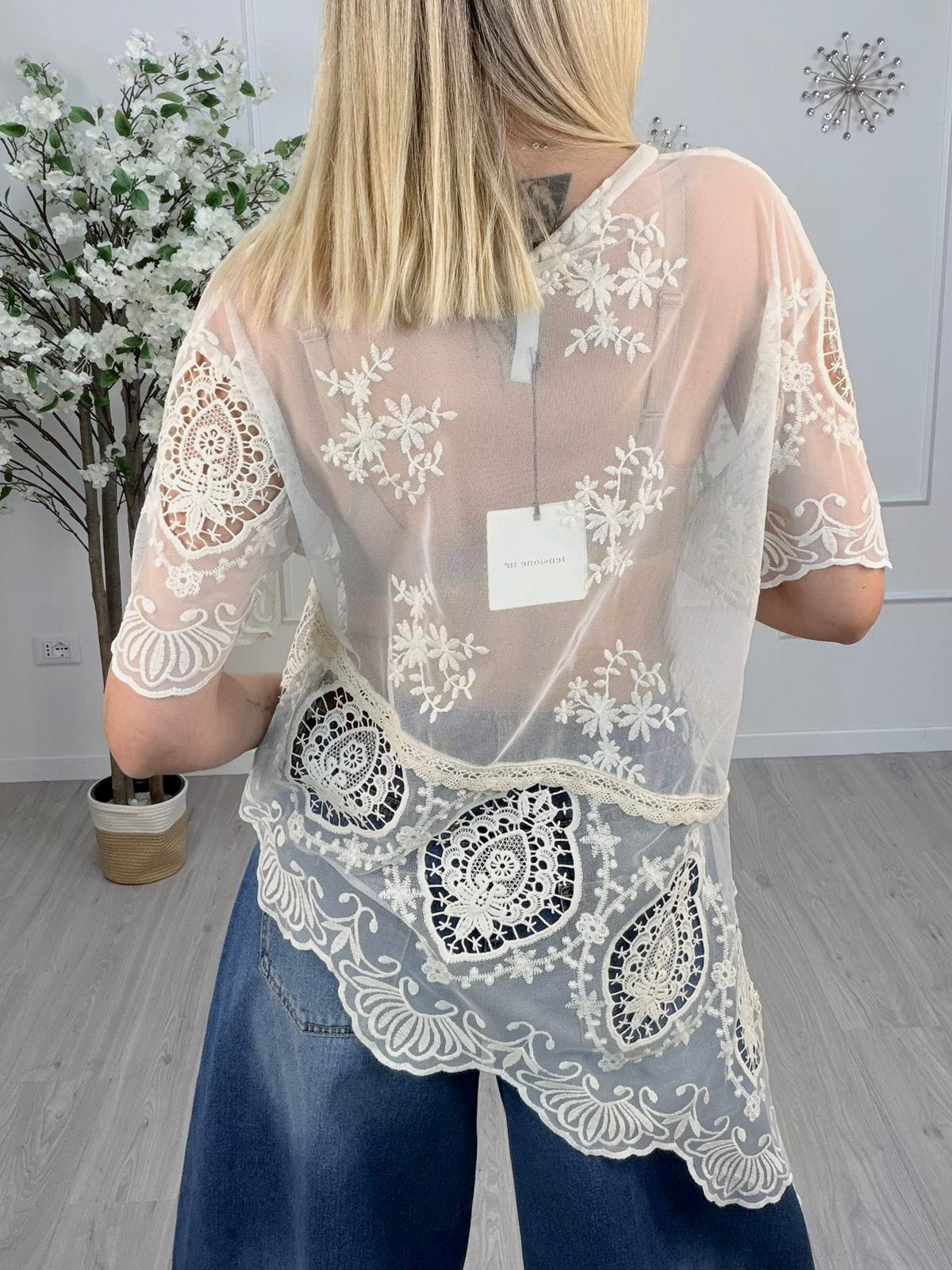 T-shirt Tensione In Asimmetrica in Pizzo – Burro