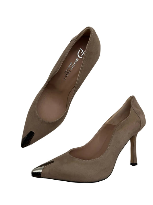 Decolletè in suede sabbia con punta argento - Divine Follie