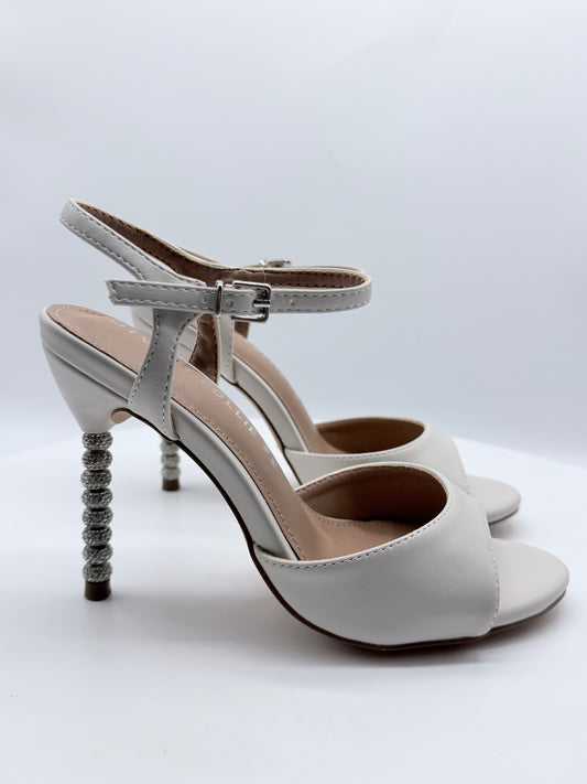 sandali off white tacco gioiello con tacco brillante, design elegante e raffinato, dettagli in strass