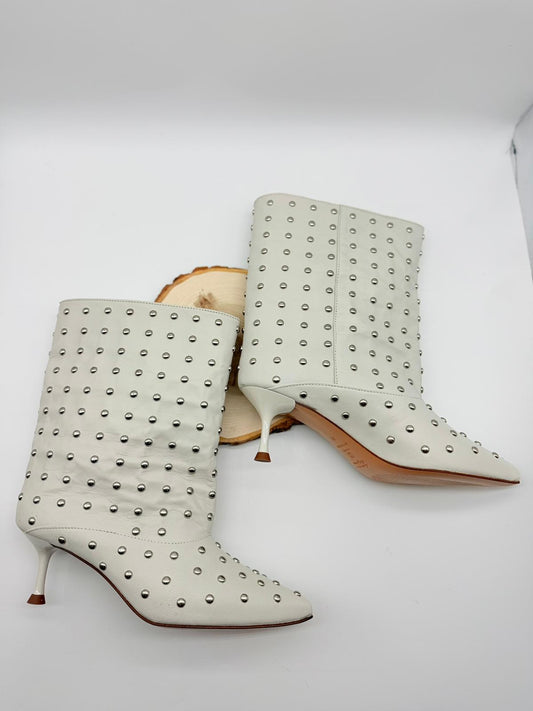 Tronchetto Con Borchie Color Off White - Divine Follie