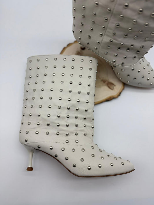 Tronchetto Con Borchie Color Off White - Divine Follie