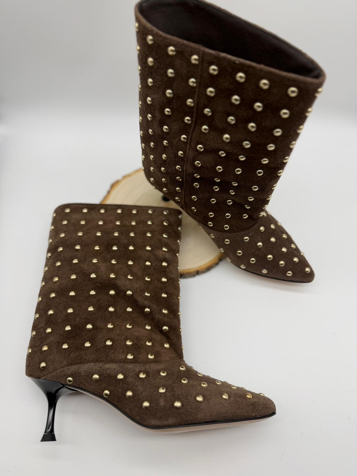 Tronchetto in crosta moro con borchie oro - Divine Follie