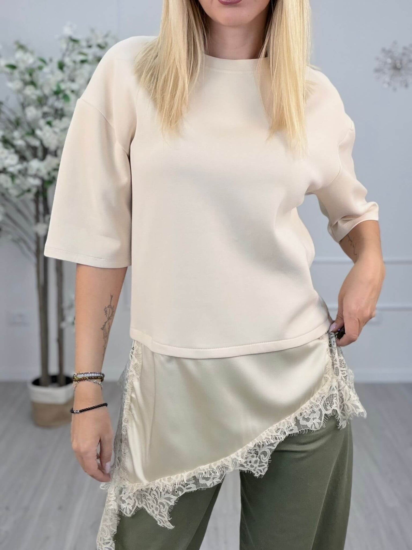 Haveone T-shirt Donna Raso e Pizzo Asimmetrico
