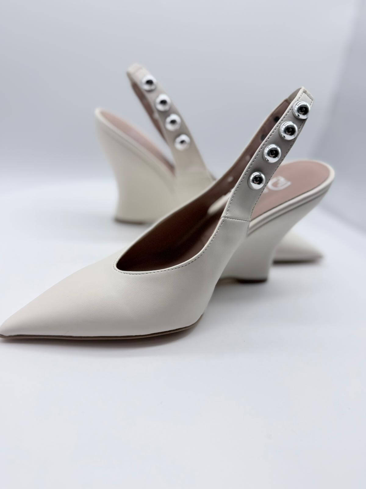 Divine Follie Slingback Donna Off White con Borchie