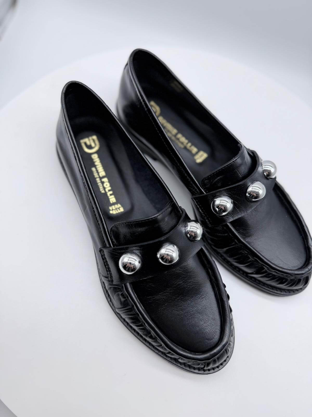 Divine Follie Mocassino Donna Pelle Nera con Sfere Silver