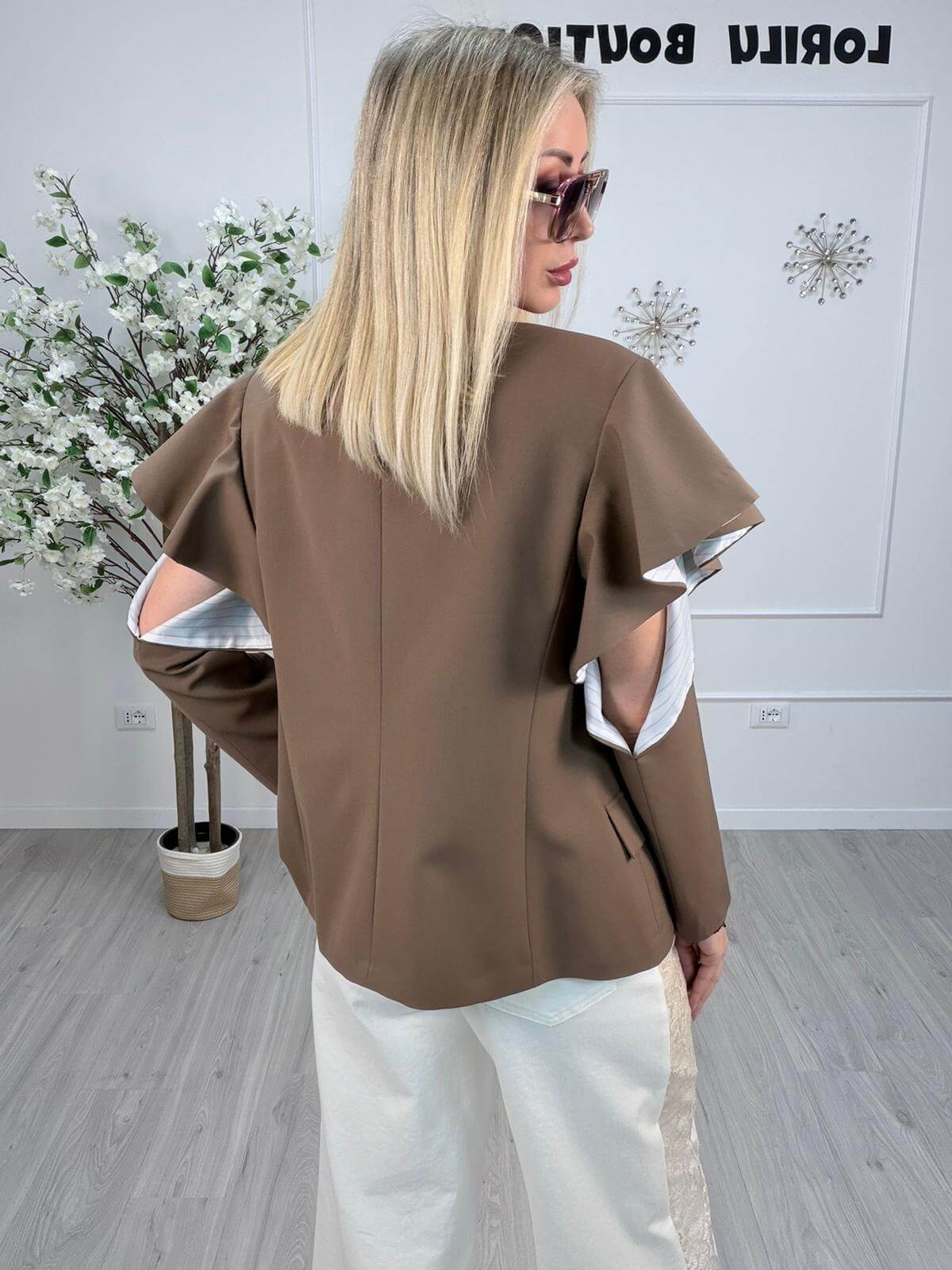 Vicolo Giacca Donna Marrone con Rouches sulle Spalle