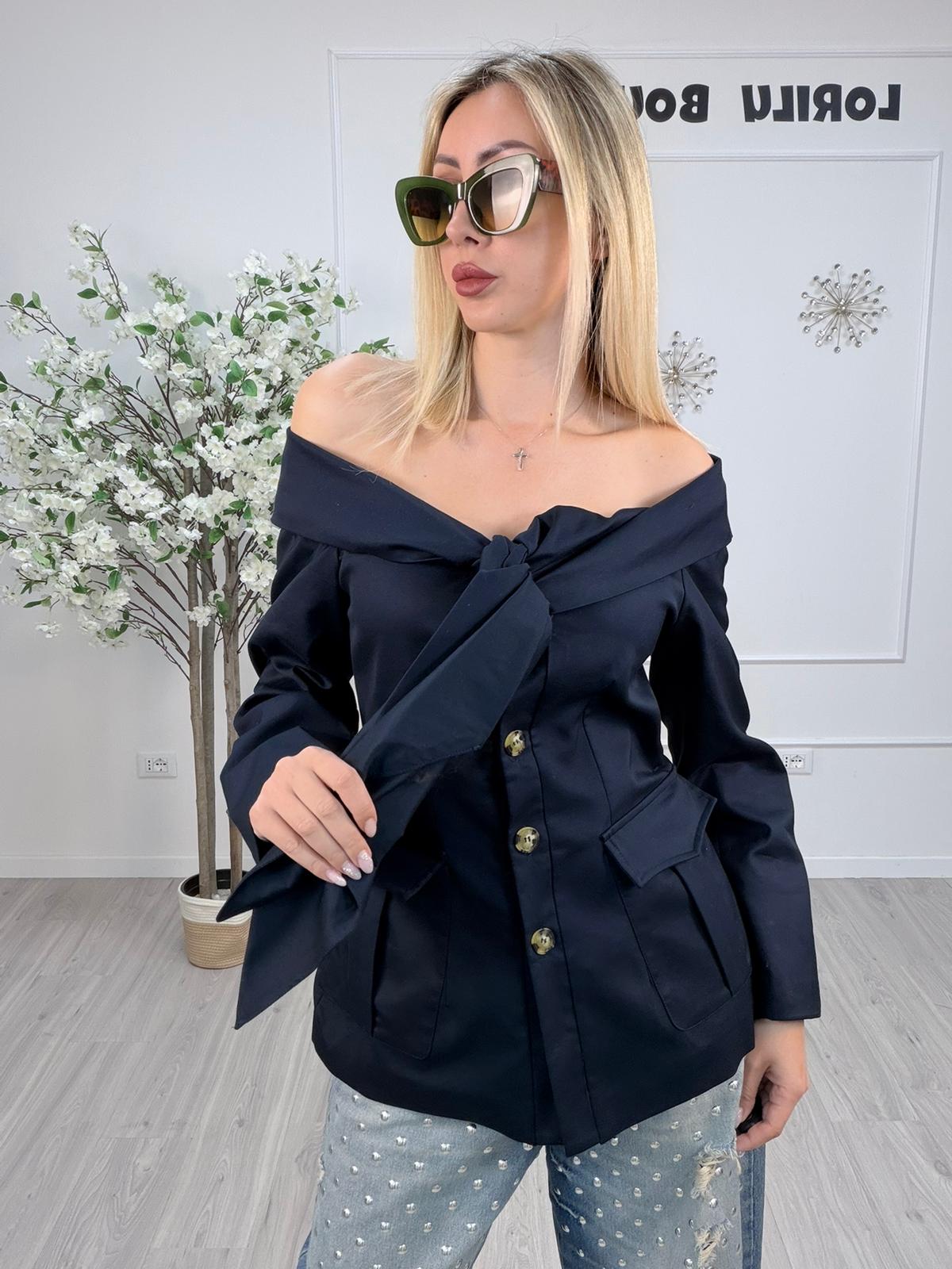 Giacca Tensione con scollo off-shoulder e fiocco – blu