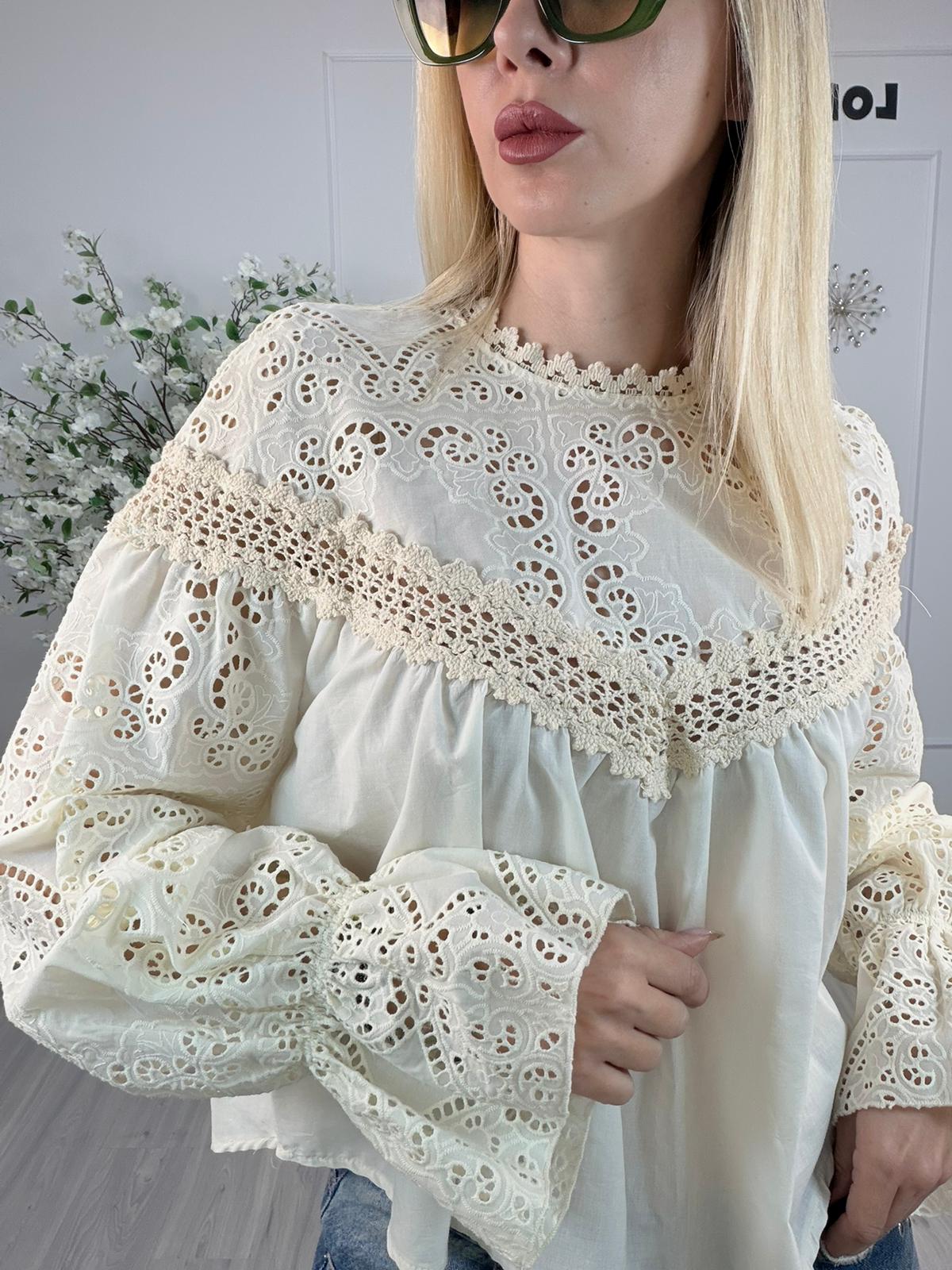 Camicia Tensione in cotone con pizzo – panna