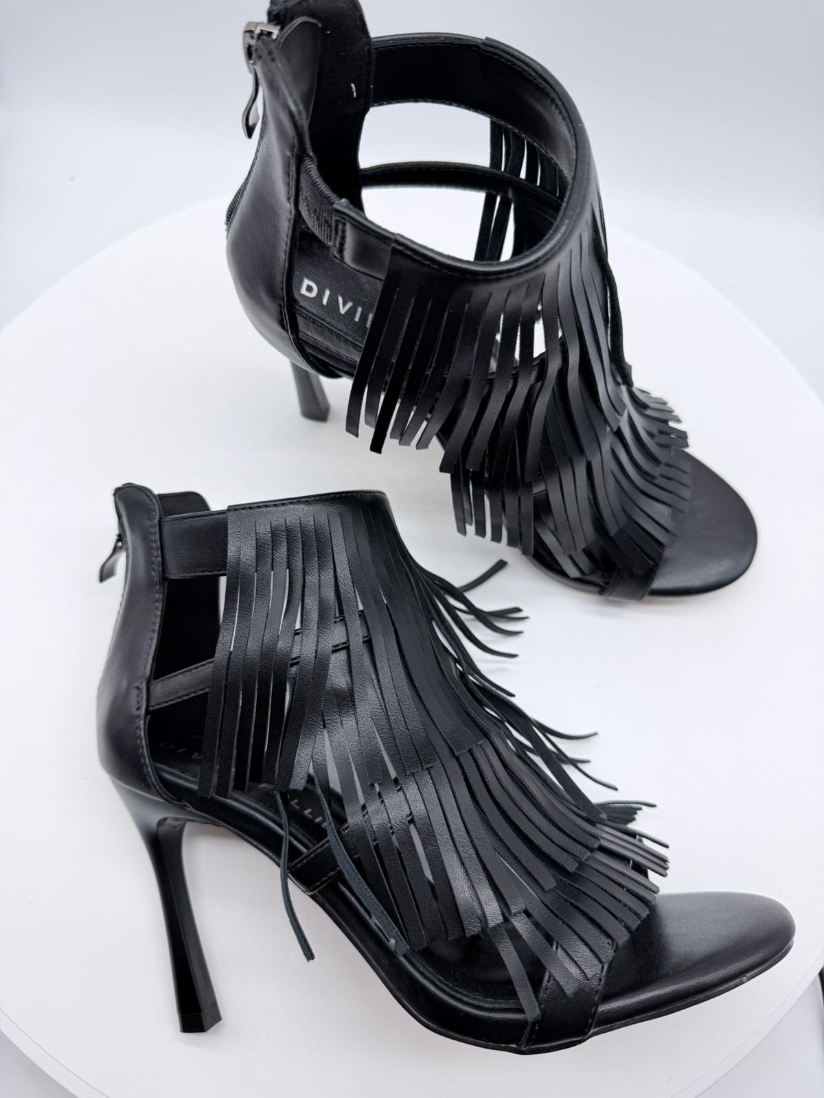 Sandalo Divine Follie con Frange – Nero Boho