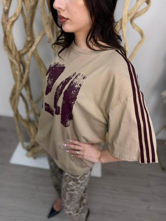 Souvenir T-shirt Donna Colore Cammello Stile Varsity