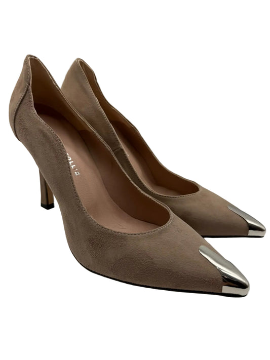 Decolletè in suede sabbia con punta argento - Divine Follie