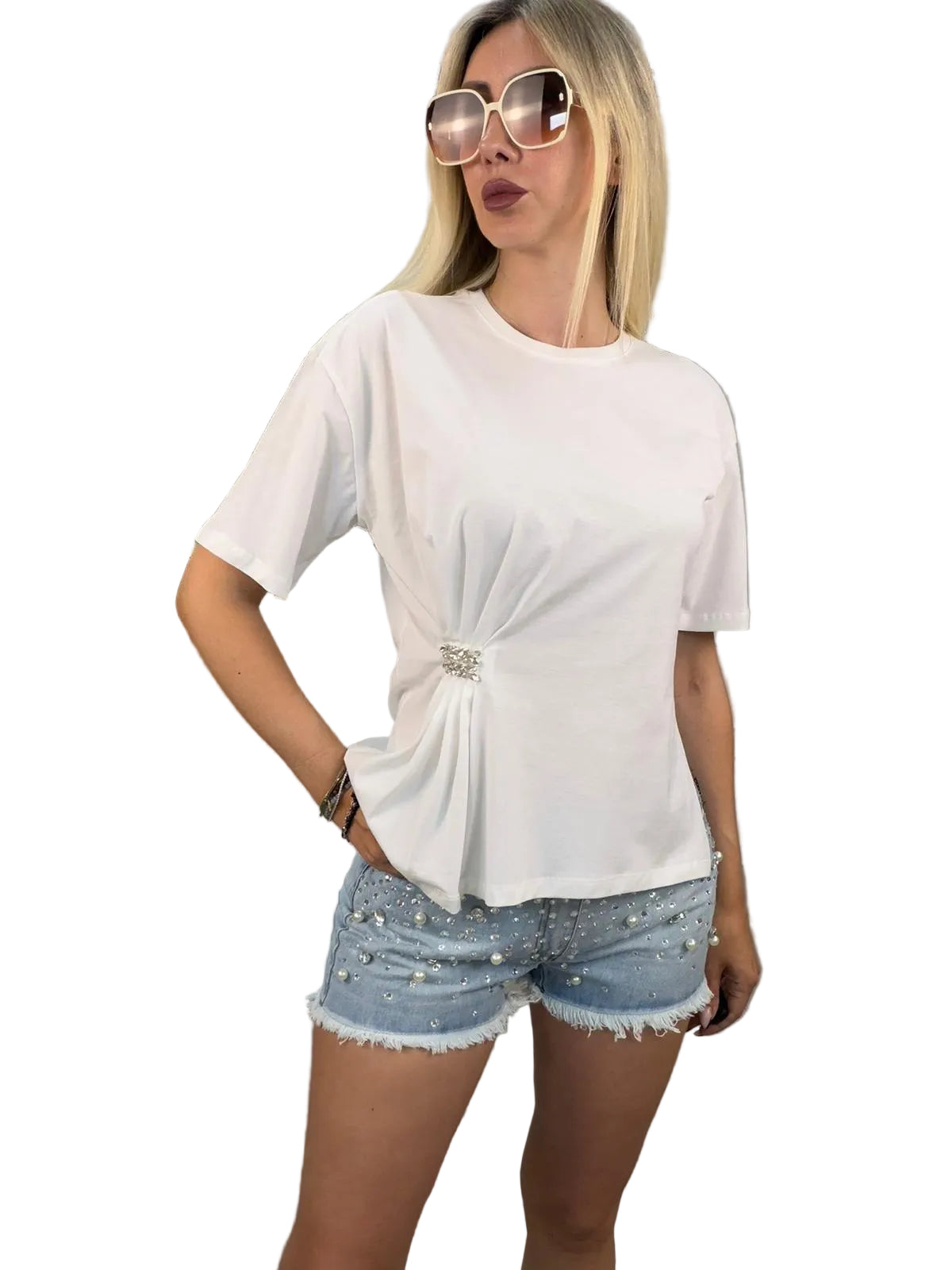 T-Shirt con Spilla Gioiello e Drappeggio – VICOLO